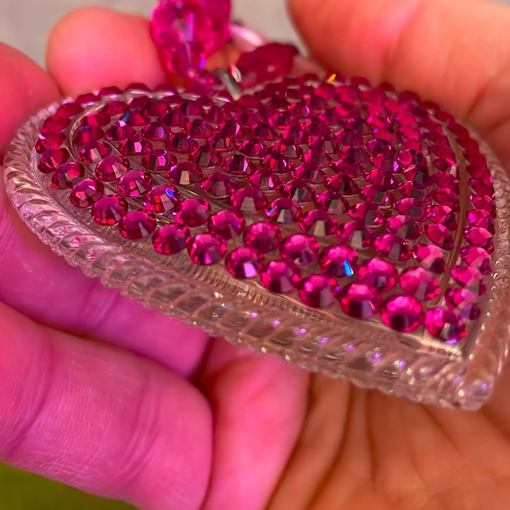 Tarina Tarantino pink Swarovski rhinestone Valentines Day heart necklace XL - Picture 12 of 17